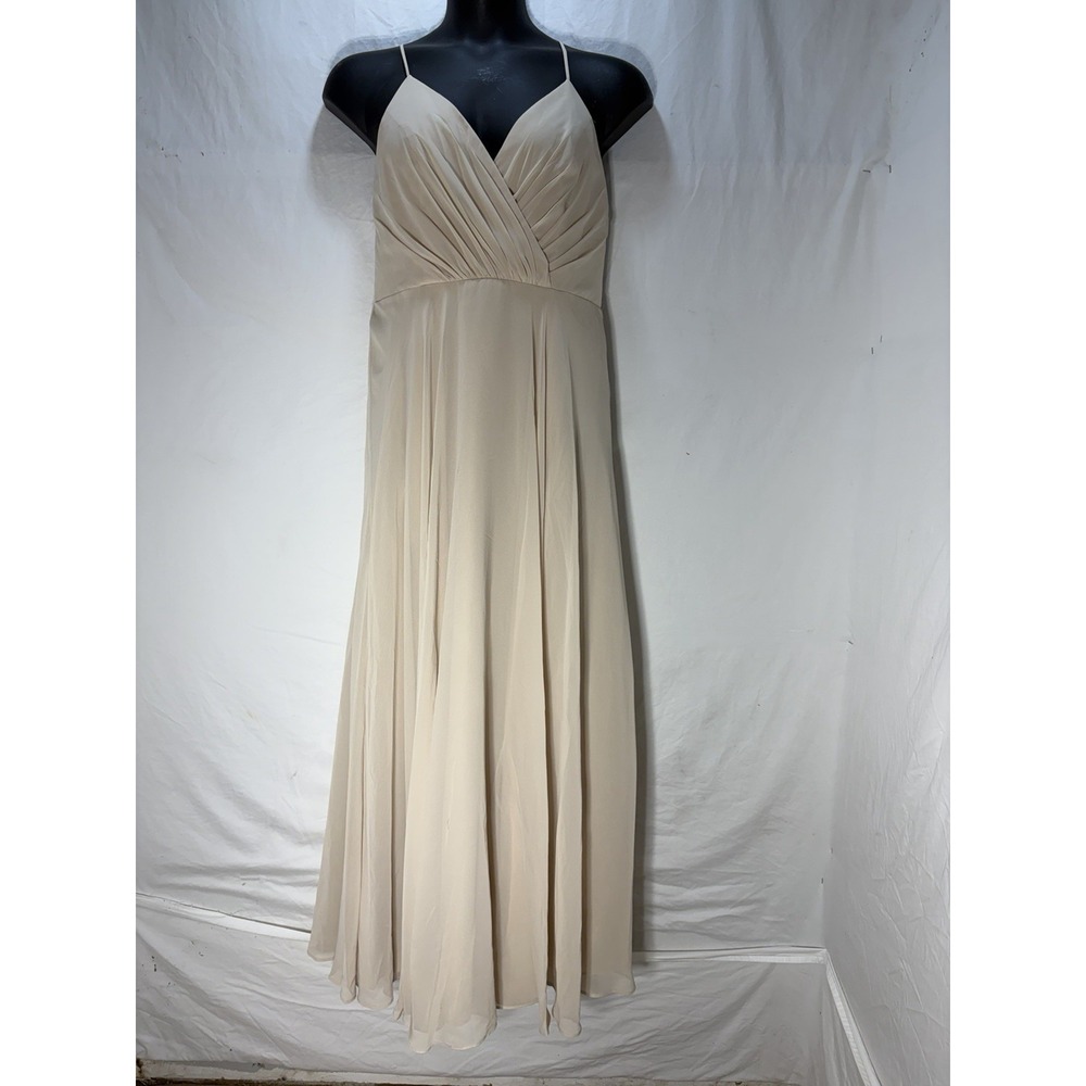 Title: David's Bridal Celebrate Gown F20064 Chiffon Bridesmaid Dress Champagne